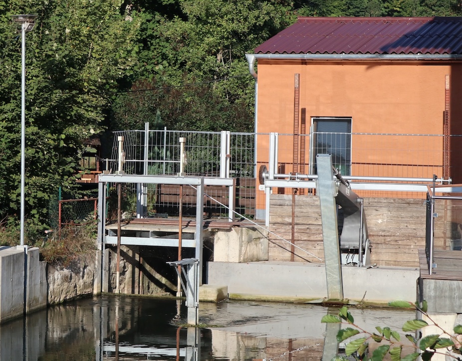 Eigenes Wasserkraftwerk des Gruppenresorts